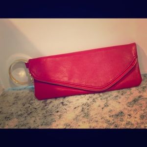 Wristlet clutch